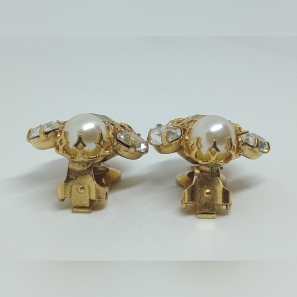 * vintage Schreiner faux pearl with clear crystals gold tone clip on earrings - Picture 12 of 12